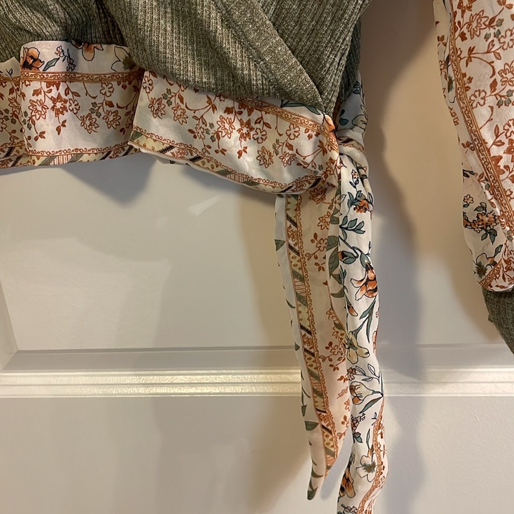 Women’s blouse - Picture 2 of 5